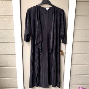 LulaRoe black shirt sleeve duster - Shirley Kimono